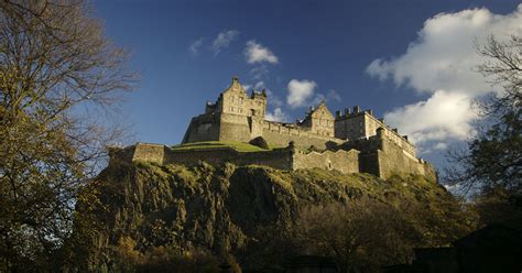 Official Edinburgh Castle Website.